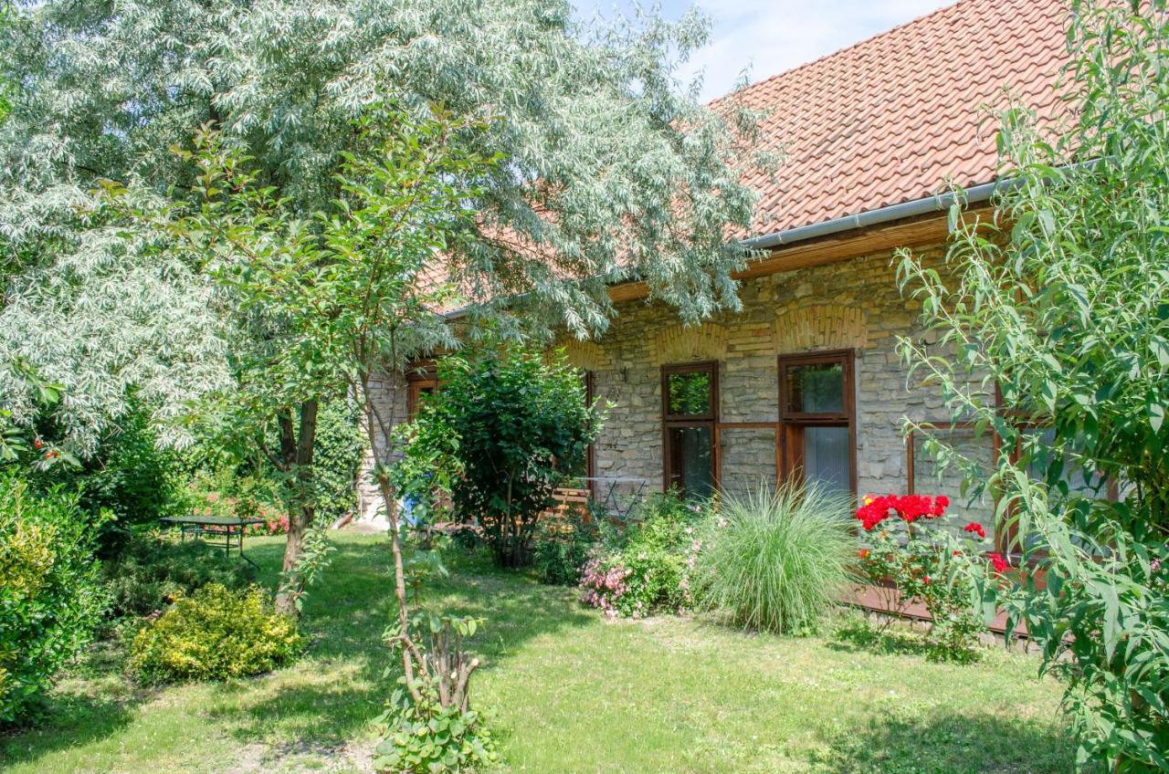 Kőház Apartman Veszprém Exterior foto